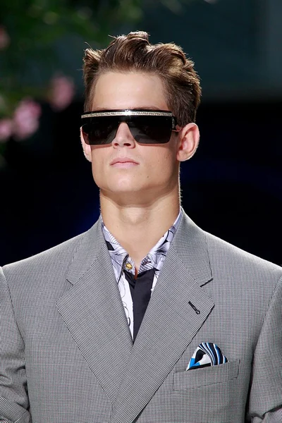Look 5